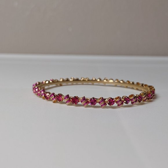 Very Pretty Pink And Gold Tone Bangle - Picture 4 of 12
